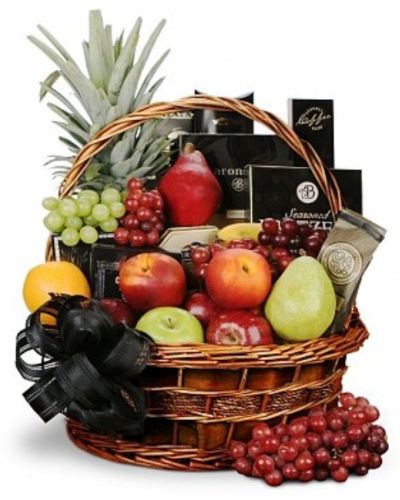 This delightful collection of the finest fruits is guaranteed to thrill any recipient.
Regardless of the occasion, this assortment of healthy fruit will convey your love perfectly.