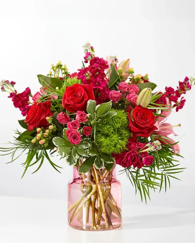 <p>Colorful, romantic and blooming with radiance, this gift will make their day joyful and bright.</p>